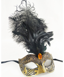 Венецианская золотая маска с перьями