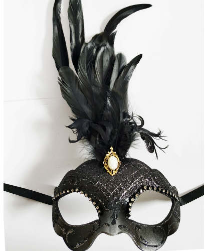 Венецианская серая маска Civetta ciuffo, перья, папье-маше, стразы, блестки (Италия)