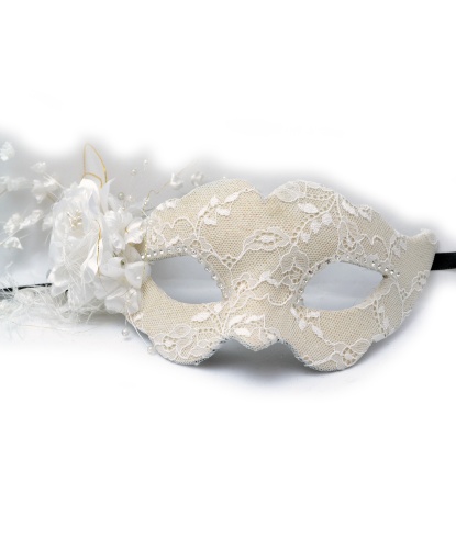 Белая венецианская маска , папье-маше, ткань, стразы (Италия)