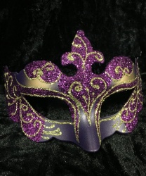 Карнавальная маска с блестками (фиолетовая)
